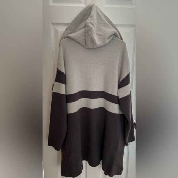 Sweater Hooded Cardigan, Women’s Size Small (oversized) NWOT - Picture 5 of 7